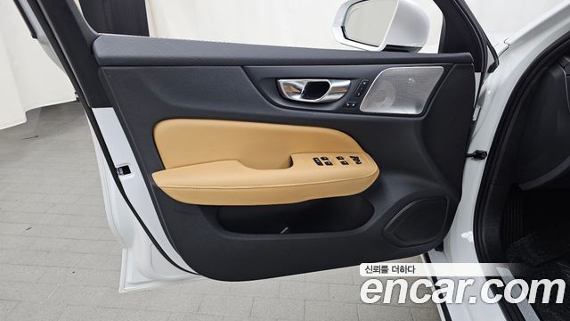 Volvo S60 2021 — photo 14