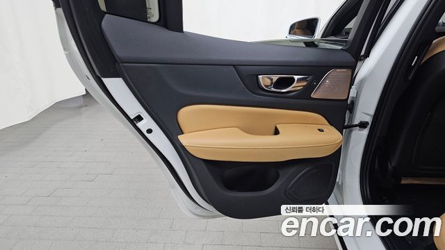 Volvo S60 2021 — photo 15