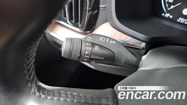 Volvo S60 2021 — photo 16