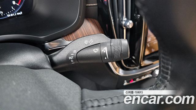 Volvo S60 2021 — photo 27