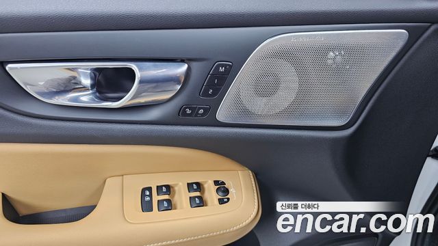 Volvo S60 2021 — photo 28