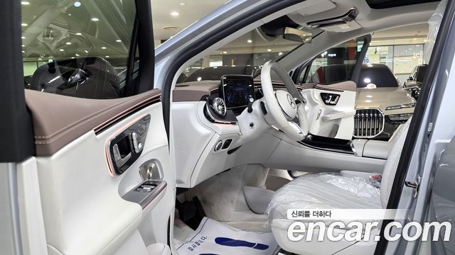 Mercedes-Benz EQE 2023 — photo 9