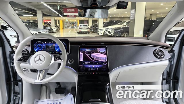 Mercedes-Benz EQE 2023 — photo 12