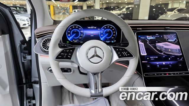 Mercedes-Benz EQE 2023 — photo 13