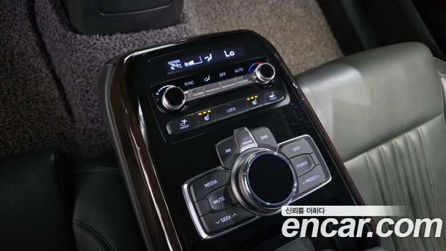 Genesis EQ900 2017 — photo 23