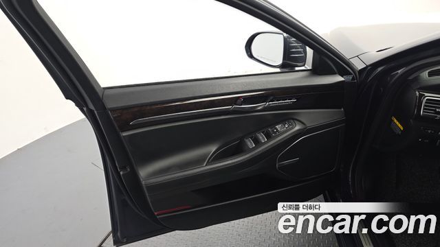 Genesis EQ900 2017 — photo 14