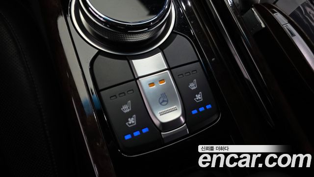 Genesis EQ900 2017 — photo 28