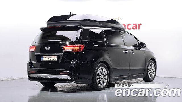 Kia Canival 2018 — photo 2