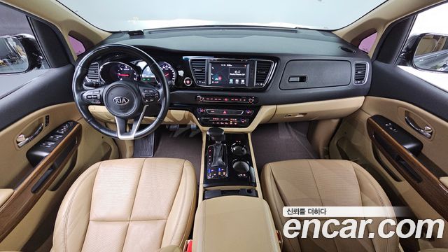 Kia Canival 2018 — photo 7