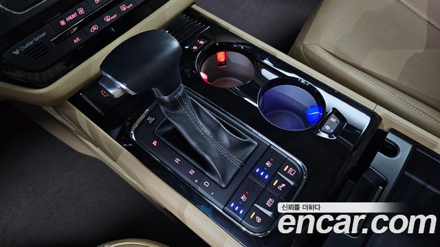 Kia Canival 2018 — photo 9