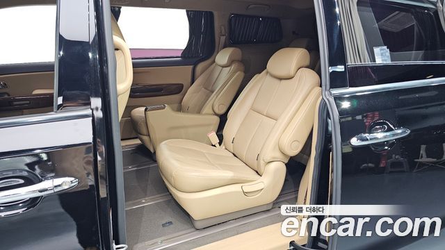 Kia Canival 2018 — photo 11
