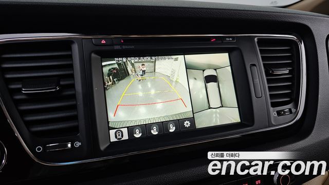 Kia Canival 2018 — photo 13