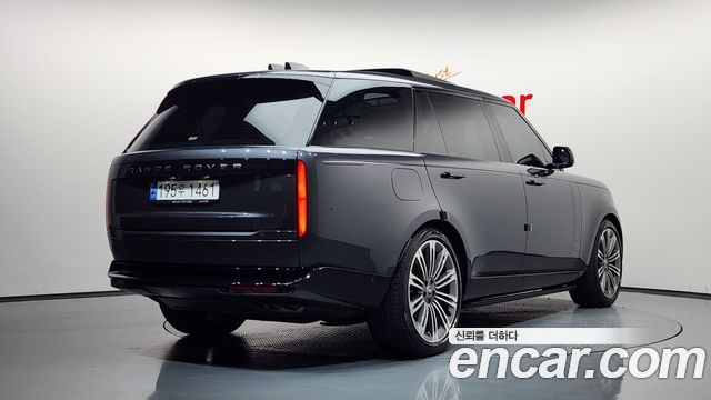 Land Rover Range Rover 2023 — photo 2