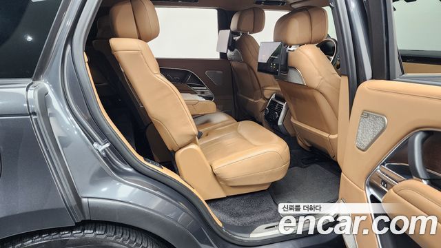 Land Rover Range Rover 2023 — photo 17