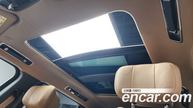 Land Rover Range Rover 2023 — photo 25