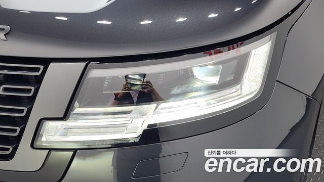 Land Rover Range Rover 2023 — photo 8