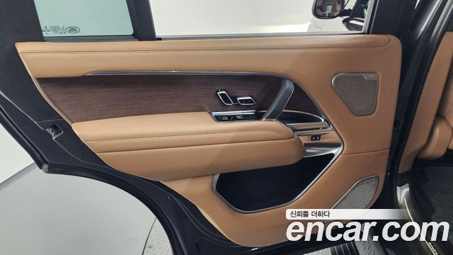 Land Rover Range Rover 2023 — photo 15