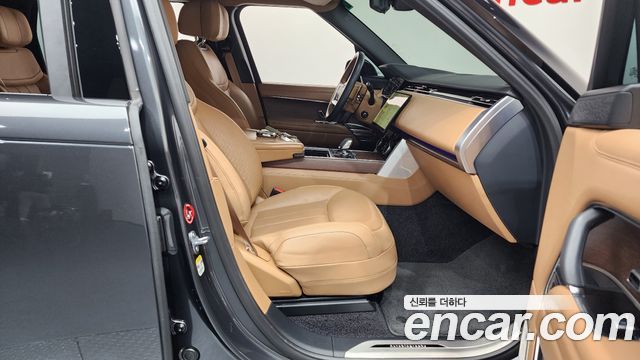 Land Rover Range Rover 2023 — photo 16