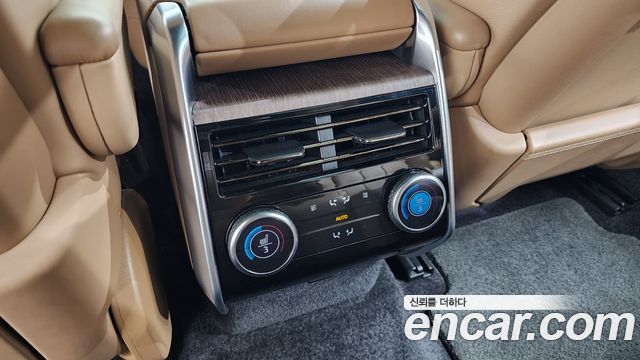 Land Rover Range Rover 2023 — photo 34