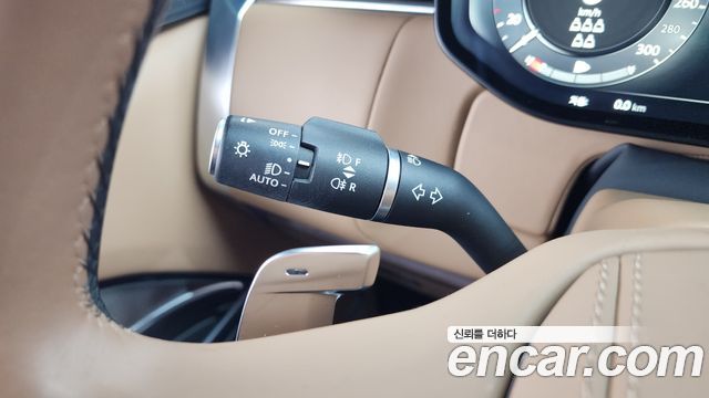 Land Rover Range Rover 2023 — photo 35