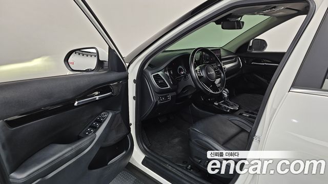 Kia Seltos 2023 — photo 10