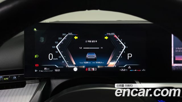 BMW 5-Series 2024 — photo 11