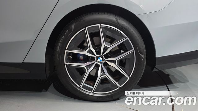 BMW 5-Series 2024 — photo 7
