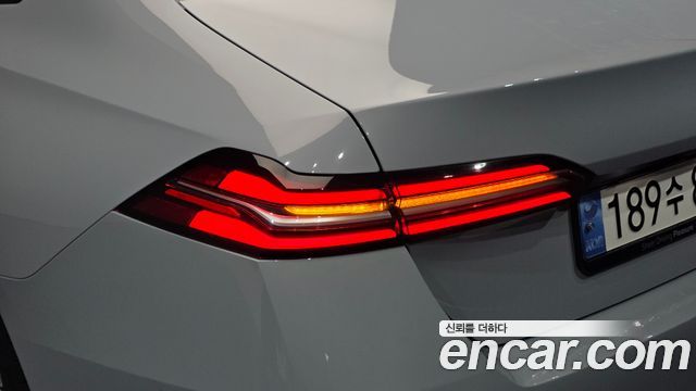 BMW 5-Series 2024 — photo 9