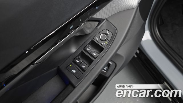BMW 5-Series 2024 — photo 29