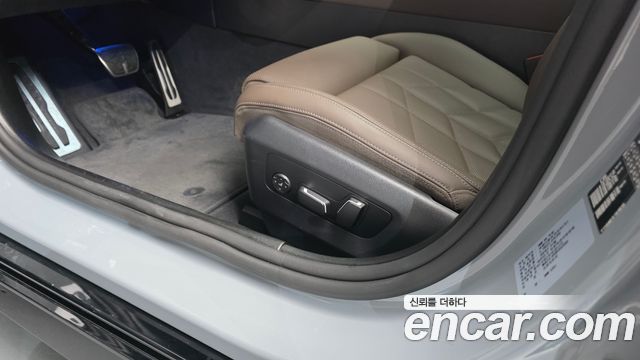 BMW 5-Series 2024 — photo 35