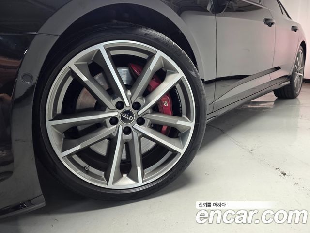 Audi S6 2021 — photo 20