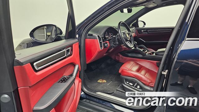 Porsche Cayenne 2019 — photo 13