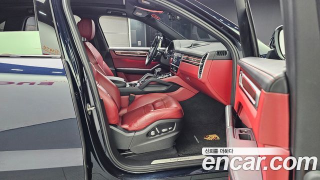Porsche Cayenne 2019 — photo 17