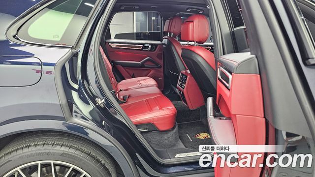 Porsche Cayenne 2019 — photo 18