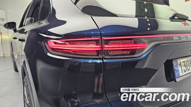 Porsche Cayenne 2019 — photo 9
