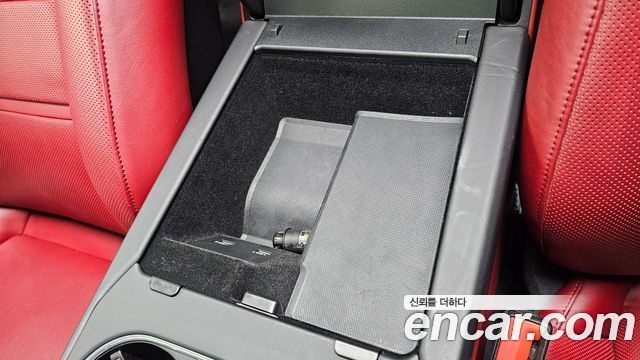 Porsche Cayenne 2019 — photo 30