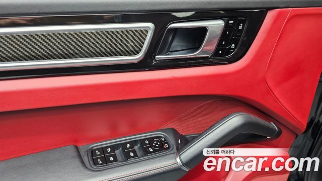 Porsche Cayenne 2019 — photo 31
