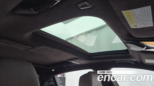 BMW 7-Series 2016 — photo 17