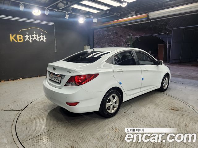Hyundai Accent 2011 — photo 6