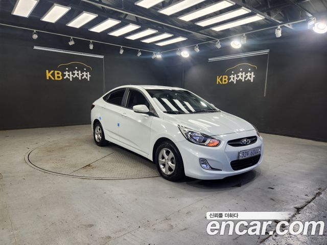 Hyundai Accent 2011 — photo 8