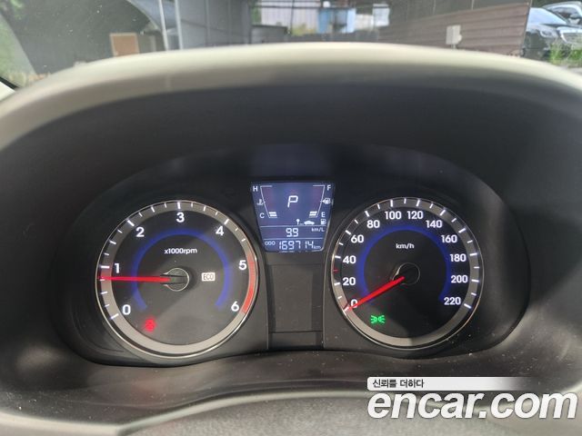 Hyundai Accent 2011 — photo 10