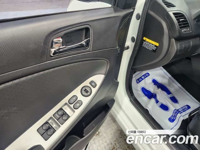 Hyundai Accent 2011 — photo 14