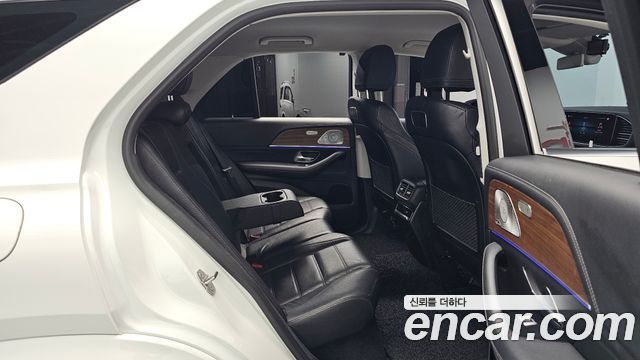 Mercedes-Benz GLE-Class 2019 — photo 17