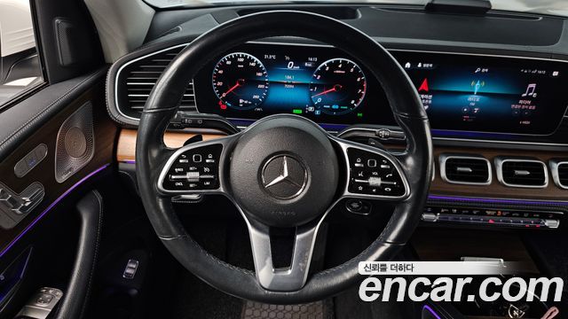 Mercedes-Benz GLE-Class 2019 — photo 19
