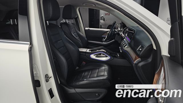 Mercedes-Benz GLE-Class 2019 — photo 16