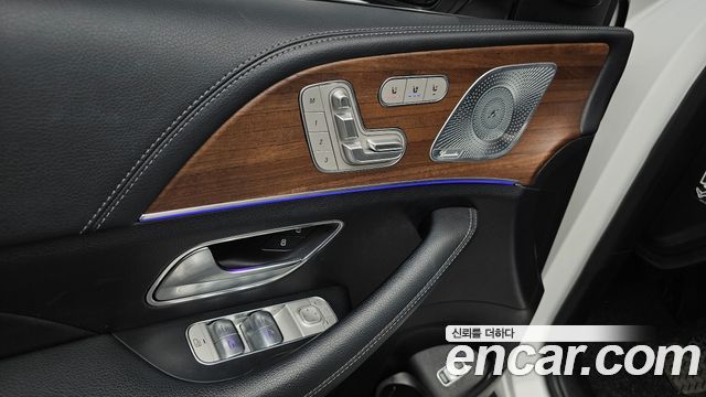 Mercedes-Benz GLE-Class 2019 — photo 32