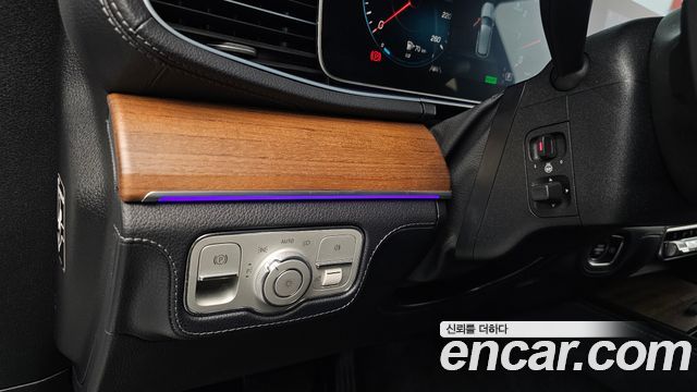 Mercedes-Benz GLE-Class 2019 — photo 36