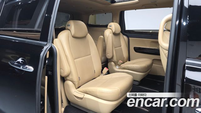 Kia Canival 2019 — photo 17