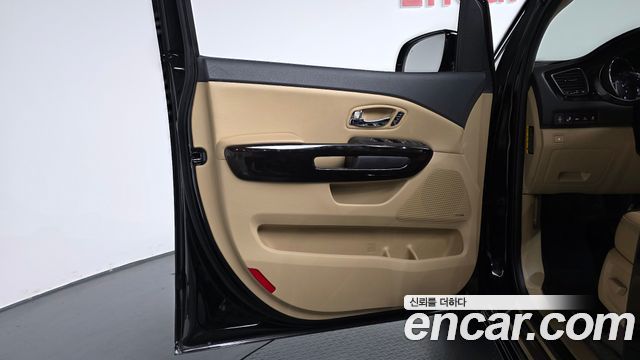 Kia Canival 2019 — photo 15