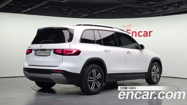 Mercedes-Benz GLB-Class 2021 — photo 2
